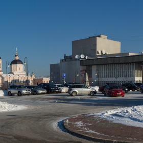 Драмтеатр и церковь